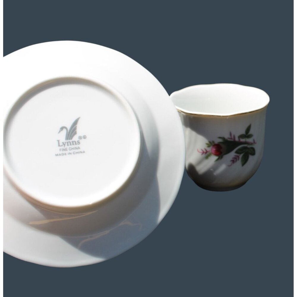 Vintage Lynn's Fine China Tea Cup & Saucer Set With Delicate Floral Design - Picture 4 of 5